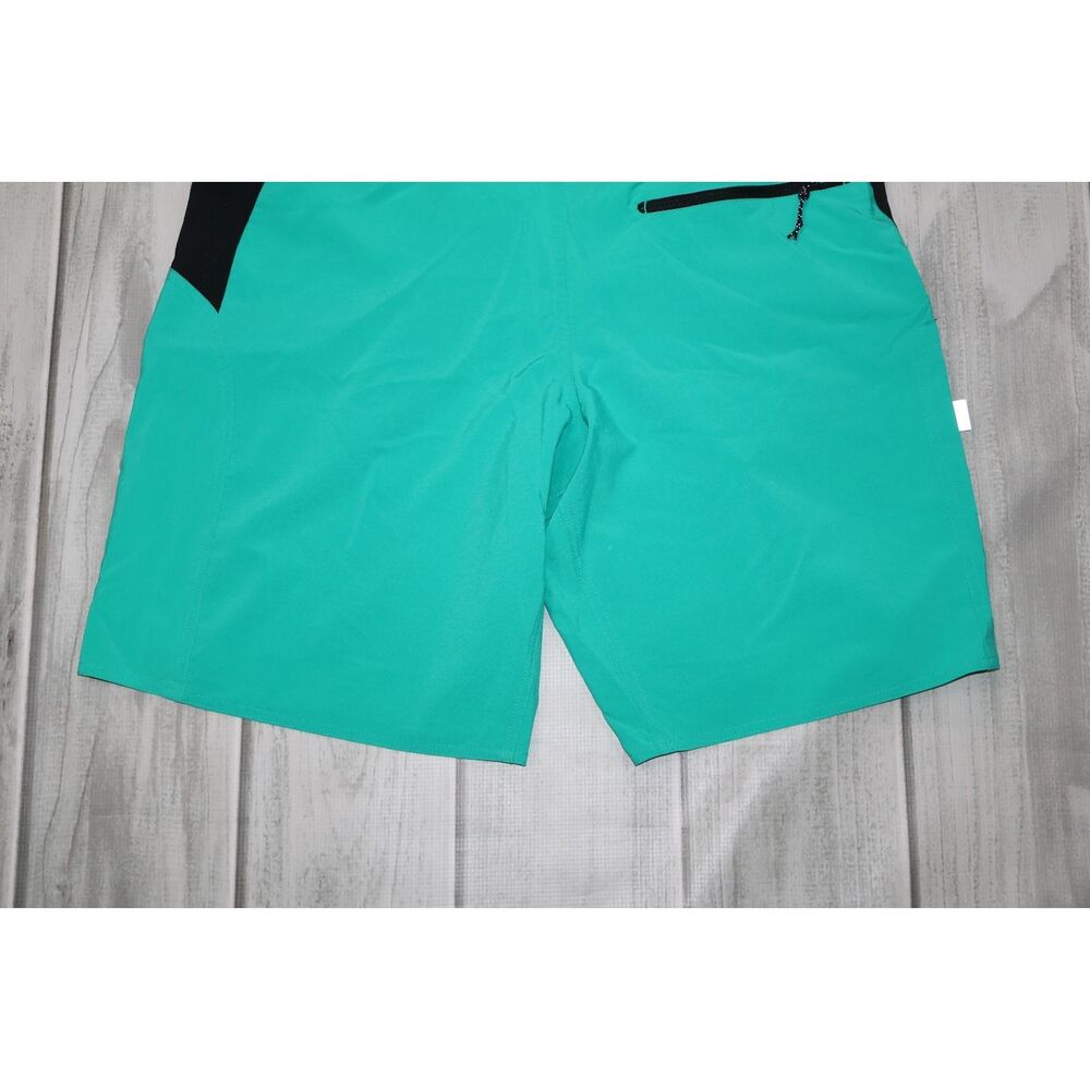 NEW Magellan Outdoors Pro Angler Men’s L Cargo Hybrid Board Shorts Vented Green - Picture 7 of 7